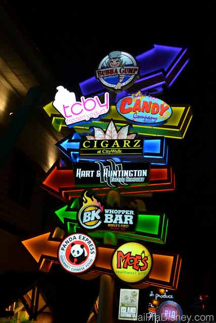 Opções não faltam no CityWalk, nem de dia nem de noite