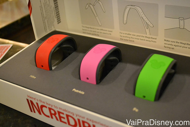 Ficando na Disney você ainda ganha as Magic Bands para usar no hotel e nos parques.