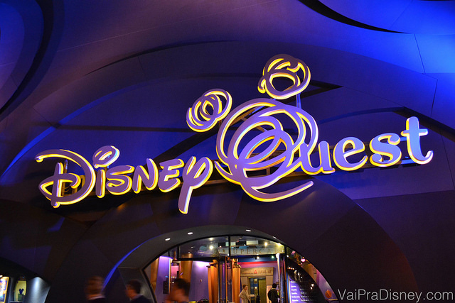 DisneyQuest também é uma opção bem legal para grupos que curtem fliperamas e outros jogos.