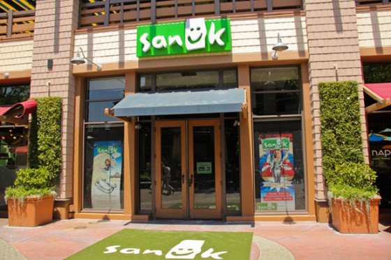 Loja de calçados modernosos que abriu em Downtown Disney / Disney Springs no fim de semana. Foto do Orlando Sentinel