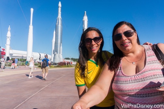 Andréa e a filha Débora no Kennedy Space Center