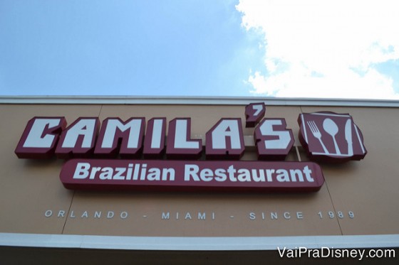 Placa na entrada do Camila's Brazilian Restaurant, restaurante brasileiro mais famoso de Orlando. 