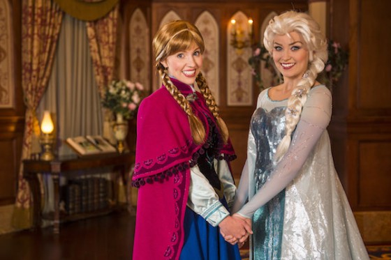 Anna e Elsa devem sair do Princess Fairytale Hall no Magic Kingdom nos próximos meses para ocupar seu novo espaço no Epcot.