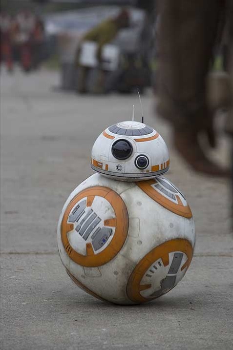 O robozinho fofo dos novos filmes do Star Wars que dá vontade de apertar! 