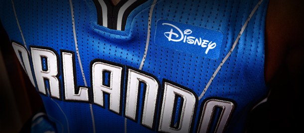 A nova camiseta do Orlando Magic com o patrocínio do logo da Disney