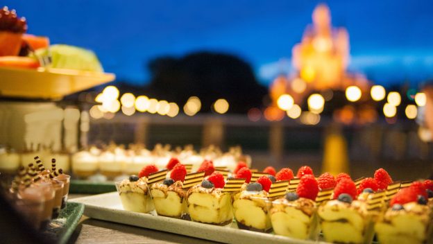 Nova opção no Magic Kingdom para ver os fogos em área ViP com buffet de sobremesas