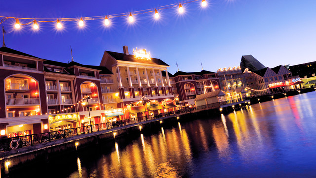 boardwalk disney noite