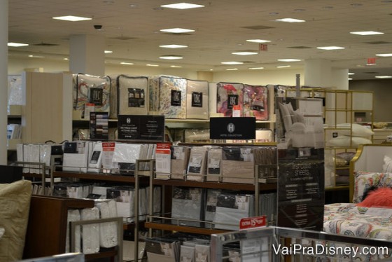 Comprei muita roupa de cama na Macy's para o meu enxoval quando eu casei. 