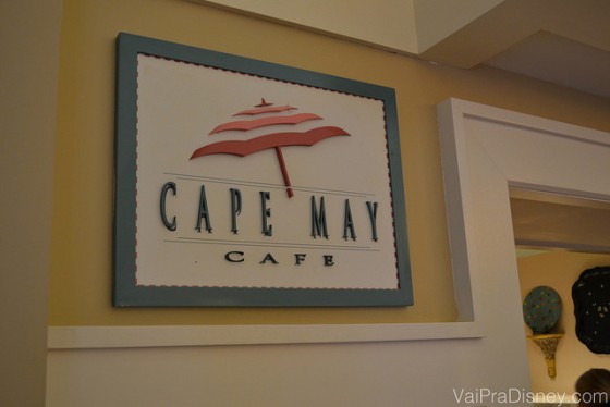 Placa na entrada do Cape May, no Disney's Beach Club Resort.