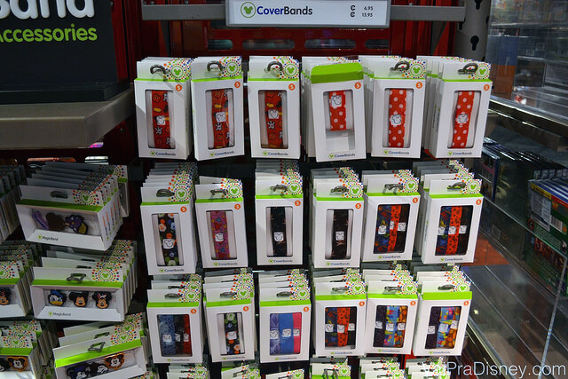 Capinhas para deixar a MagicBand com uma nova cara. Foto das capinhas para personalizar as MagicBands à venda em uma loja