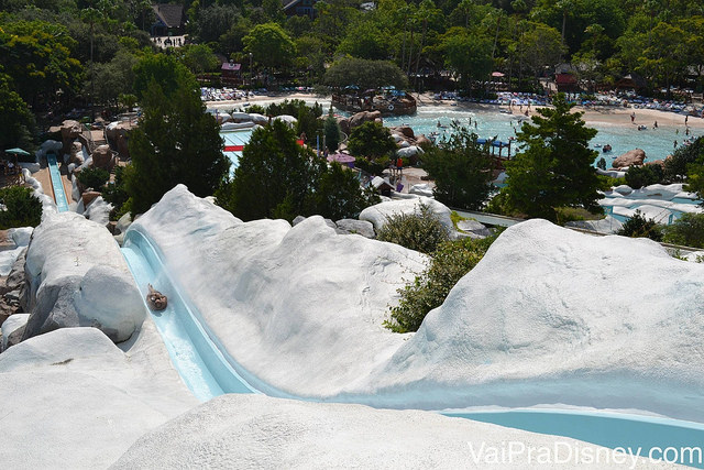 Toboágua Slush Gusher é radical, mas um pouco mais tranquilo do que o seu vizinho no Blizzard Beach