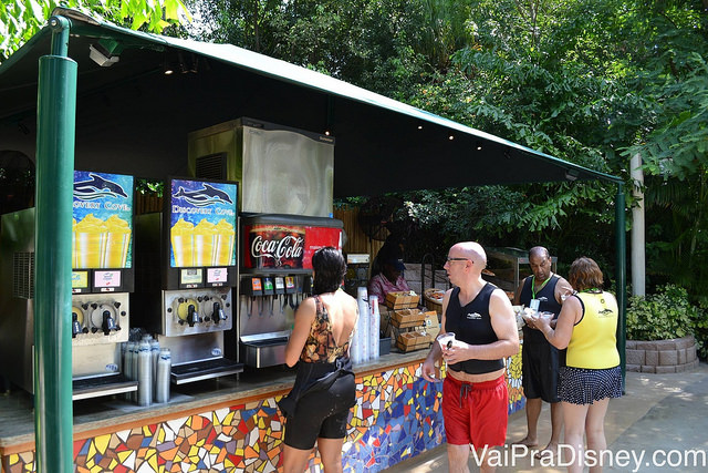 Sucos, refrigerantes, cervejas e outro drinks também ficam a disposição de todos sem nenhum custo adicional