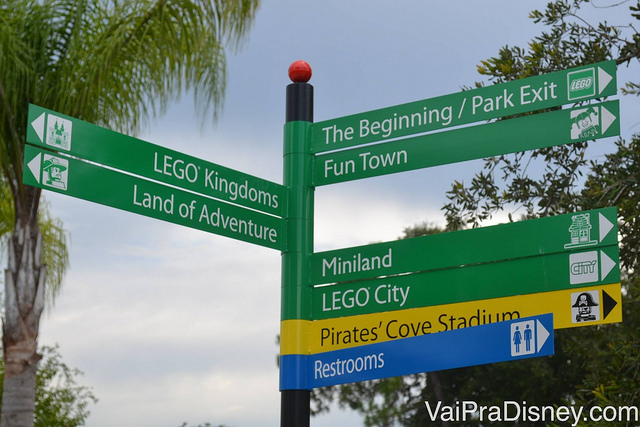 Placas indicativas no Legoland Florida