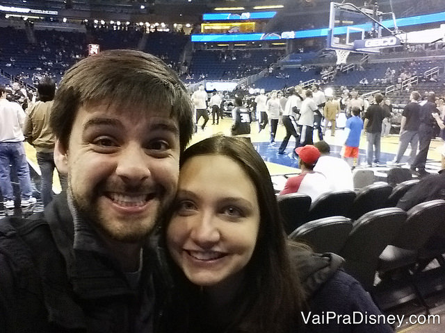 Eu e o Felipe em um jogo do Orlando Magic pela NBA. Nesse jogo estávamos no melhor setor, o Ultimate