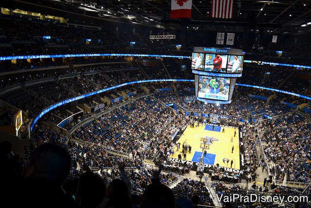 Arena do campeão da NBA é atração para amantes do basquete