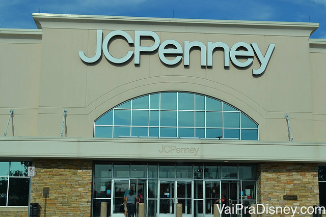 Foto da fachada da JCPenney, umas das lojas do complexo de compras 