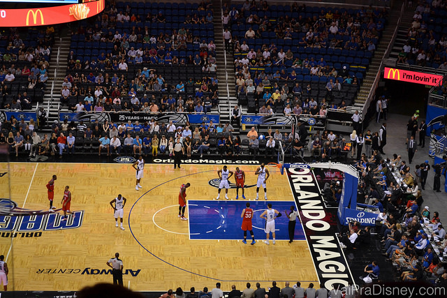 Jogo da NBA é uma das atrações que mais gosto para grupos e até quem não curte esporte acaba aproveitando. Dependendo do tamanho do seu, pode até valer a pena fechar um camarote só pra vocês.