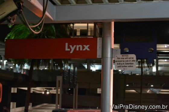 Ponto do Lynx do lado de fora da Universal. Prepare-se para horas no trajeto.