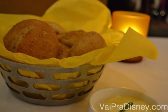 Os pães do couvert também são bem gostosos.