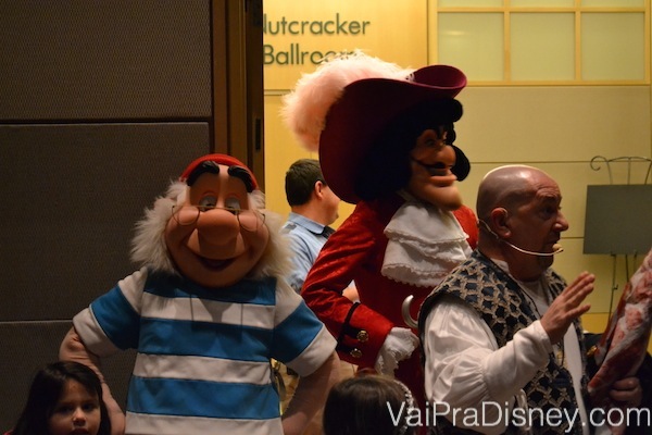 Foto do Capitão Gancho e do Mr. Smee no Pirates & Pals  