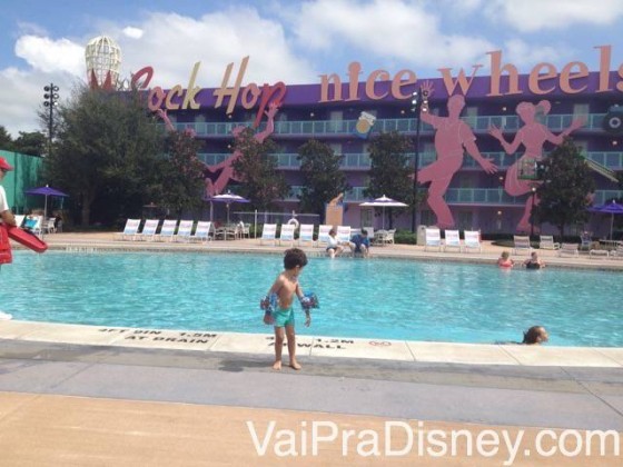 Piscina do Pop Century.