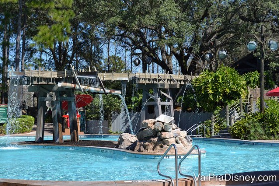 Piscina principal do hotel. Para quem quer algo mais calmo, ainda existem outras 5 piscinas menores.