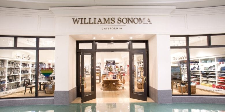 Foto da fachada da loja Williams-Sonoma em Orlando, que também vende itens de cozinha 