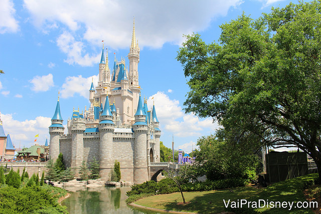 O Magic Kingdom é um parque cheio de atrações clássicas. Pode ser cansativo passar o dia todo lá se você estiver grávida, então minha dica é dividir o passeio em dois dias nesse caso.