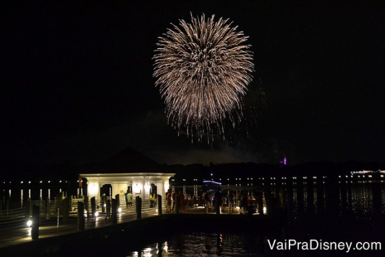 Vista dos fogos do píer do Narcoosse's, no Grand Floridian.