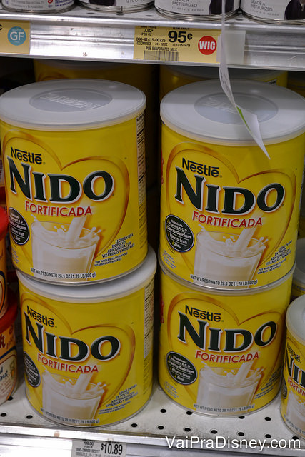 Foto do leite Ninho nos EUA, que se  chama Nido, na prateleira do supermercado 