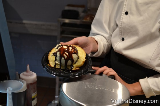 Sanduíche de brioche e sorvete. Maravilhoso.