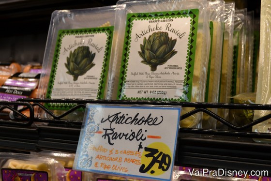 Ravioli de alcachofra na prateleira do Trader Joe's 