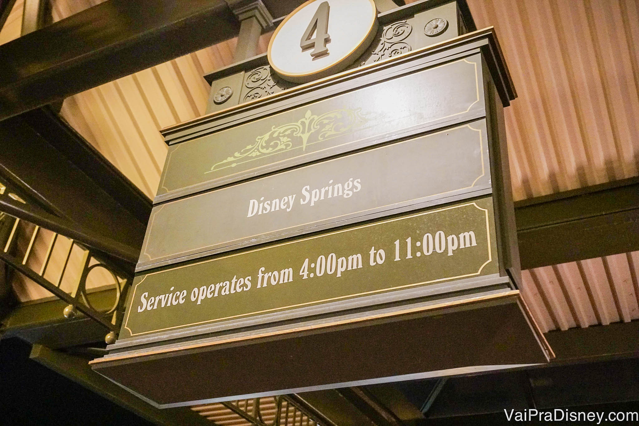 Os ônibus dos parques para o Disney Springs só começam a rodar a partir das 16h
