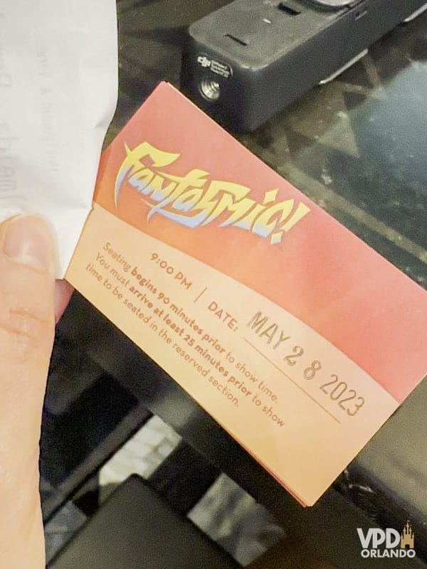 Voucher de acesso à área VIP do Fantasmic