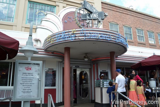 Entrada do Hollwyood & Vine no Disney's Hollywood Studios