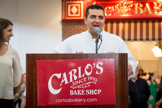 Buddy Valastro, o famoso Cake Boss, na inauguração da Carlo's Bakery de Orlando.