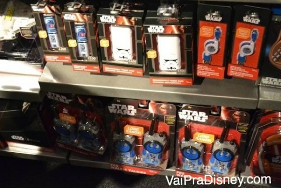 Foto de carregadores portáteis de celular com tema de Star Wars à venda na loja 