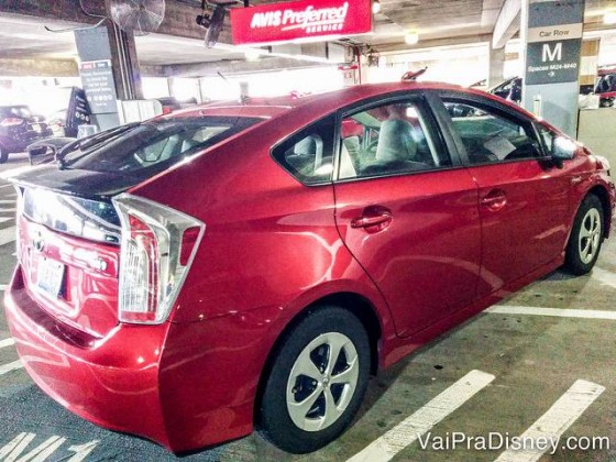 o Prius vermelho que aluguei na Avis. A parte boa dessa cor é que de longe eu encontrava o carro, depois de um dia cansativo no parque