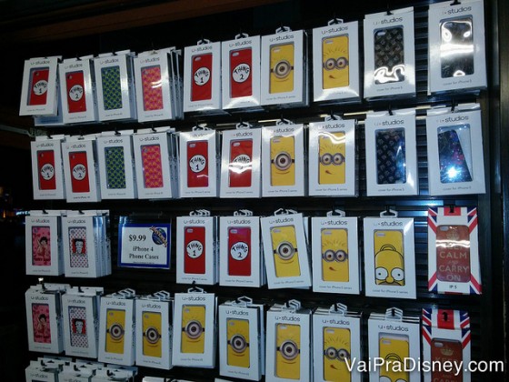 100 dicas em 100 dias: foto das capinhas de celular vendidas na Universal.