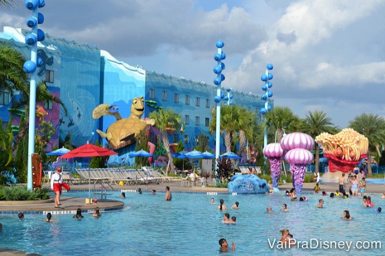 A maior piscina da Disney!