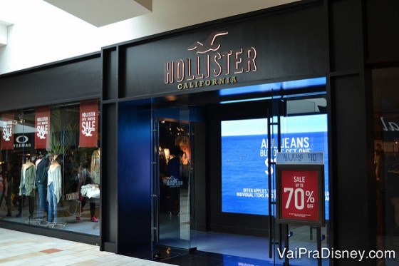 Hollister, Abercrombie, Forever XXI e outras lojas populares também estão nesse shopping.