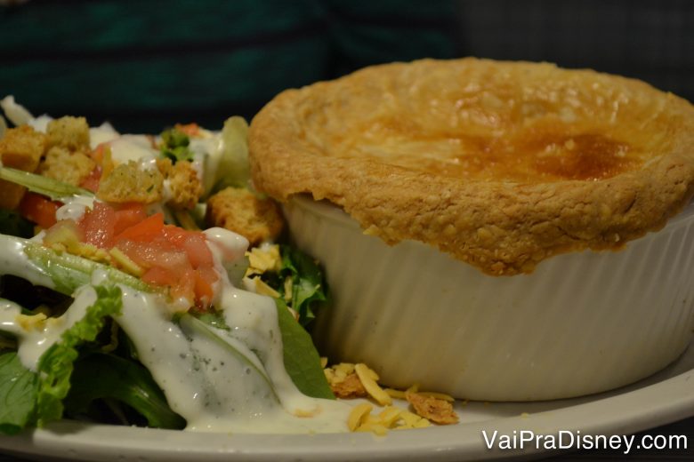 Chicken Pot Pie! Meu prato preferido mas como é feota fresquinha todos os dias, muitas vezes esgota!