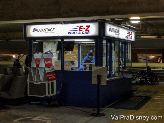 Local que a Advantage e E-Z Rent-A-Car dividem no aeroporto de Orlando