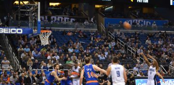 Algum jogo do Orlando Magic contra o New York Knicks!