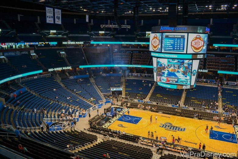 Vista da quadra do Amway Center, do mezanino superior