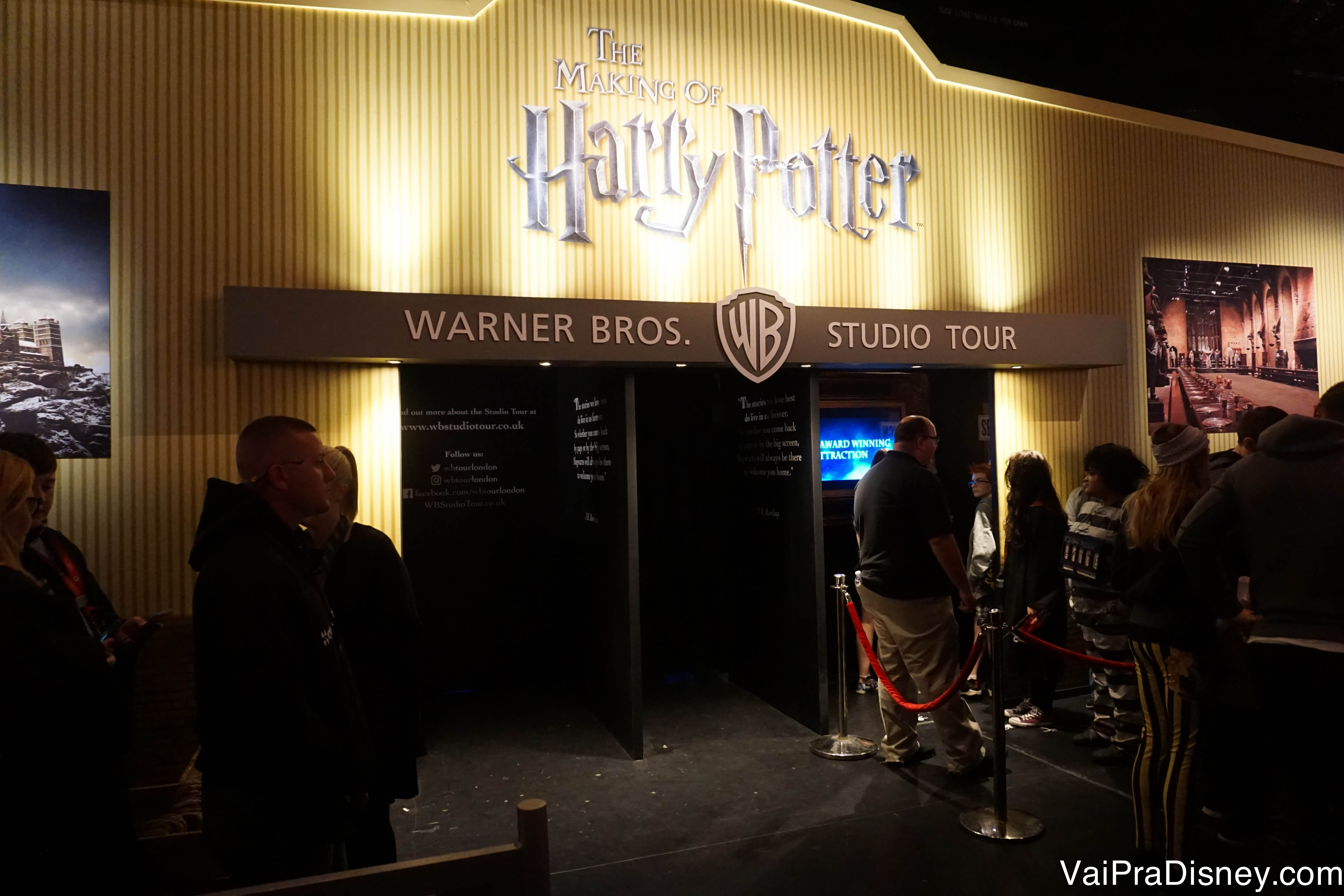 Foto da entrada da exposição dos itens dos filmes em exibição no A Celebration of Harry Potter