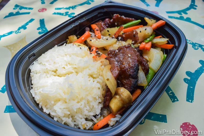 Comidas na Disney - Às vezes a gente sente falta de um arroz, né?