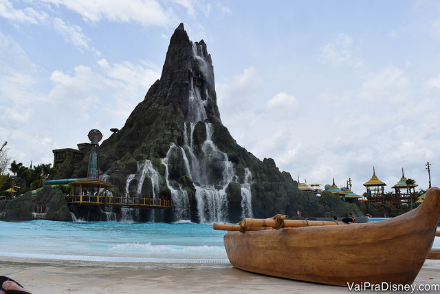 Waturi Beach, ondas enormes no Volcano Bay