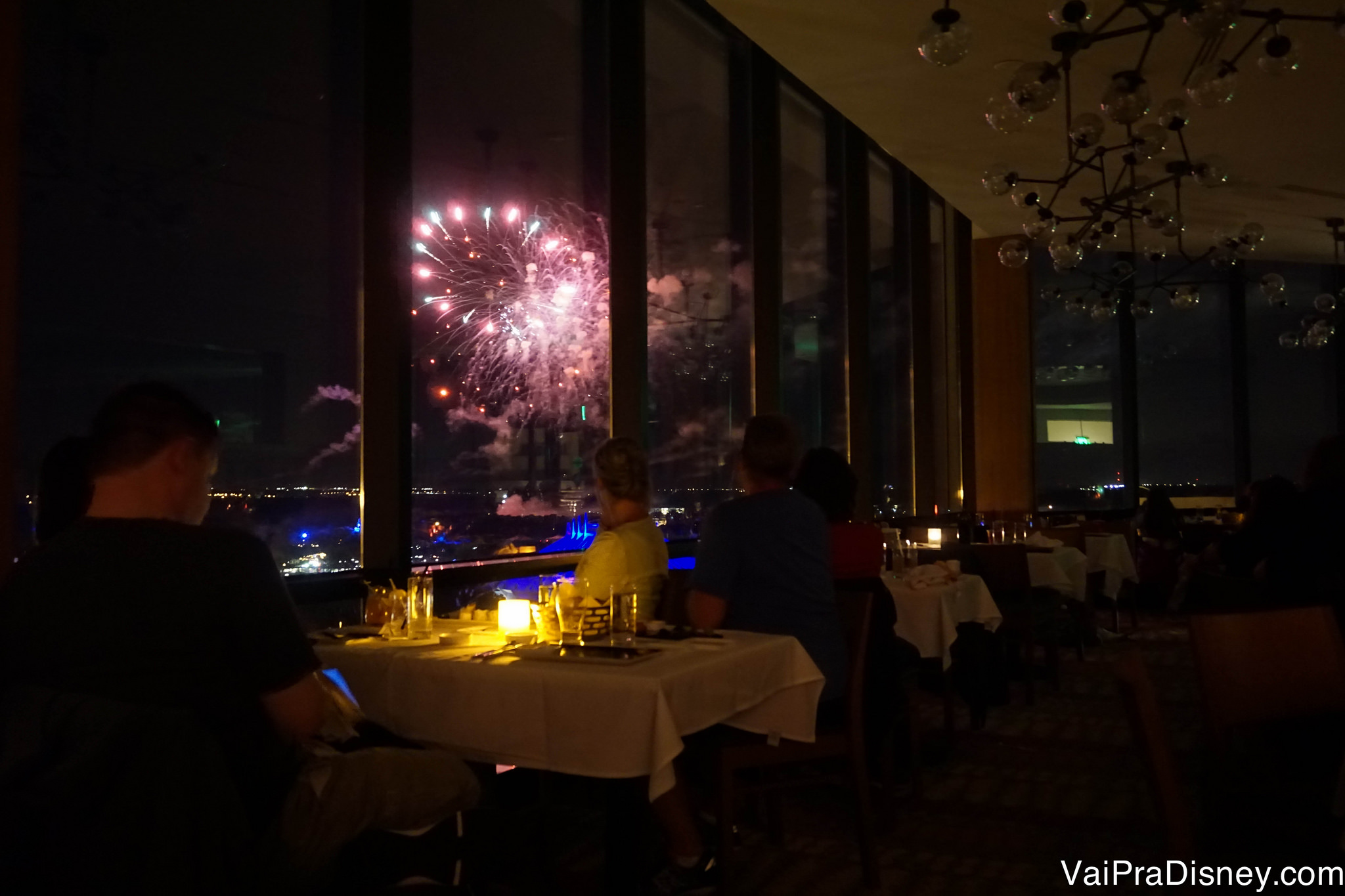 California Grill: restaurante com vista para o show de fogos