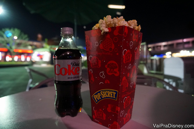 Bebidas (incluido sucos e água) e pipoca a vontade durante o After Hours do Magic Kingdom